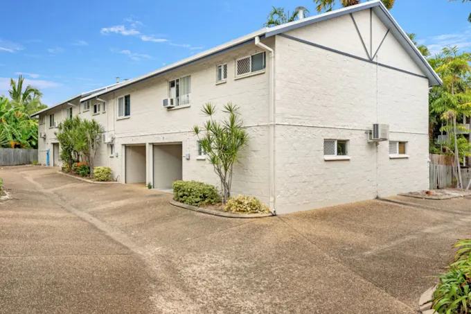 11/12-14 Old Common Road, Belgian Gardens, QLD, 4810 - Image 1