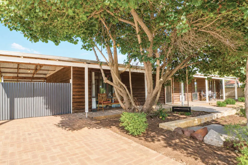 15 Shields Crescent, Wongan Hills, WA, 6603 - Image 2