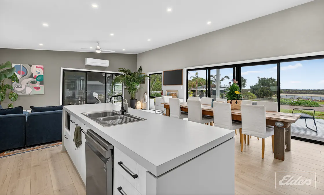 24 Mentone Road East, Chiton, SA, 5211 - Image 11
