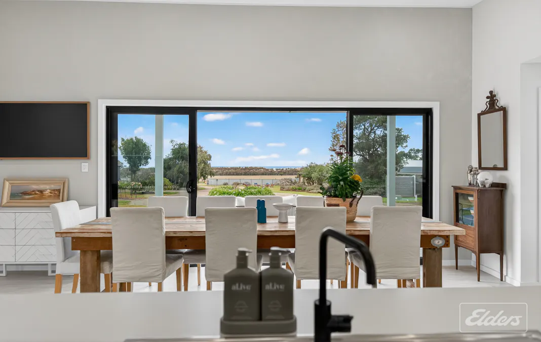 24 Mentone Road East, Chiton, SA, 5211 - Image 14