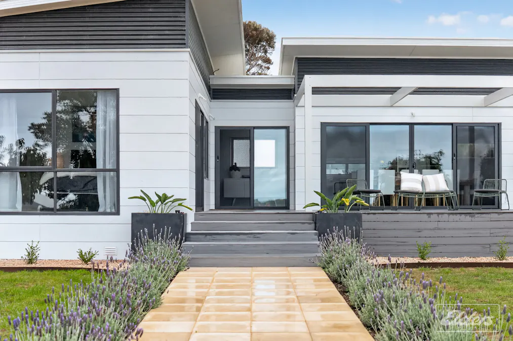 24 Mentone Road East, Chiton, SA, 5211 - Image 1