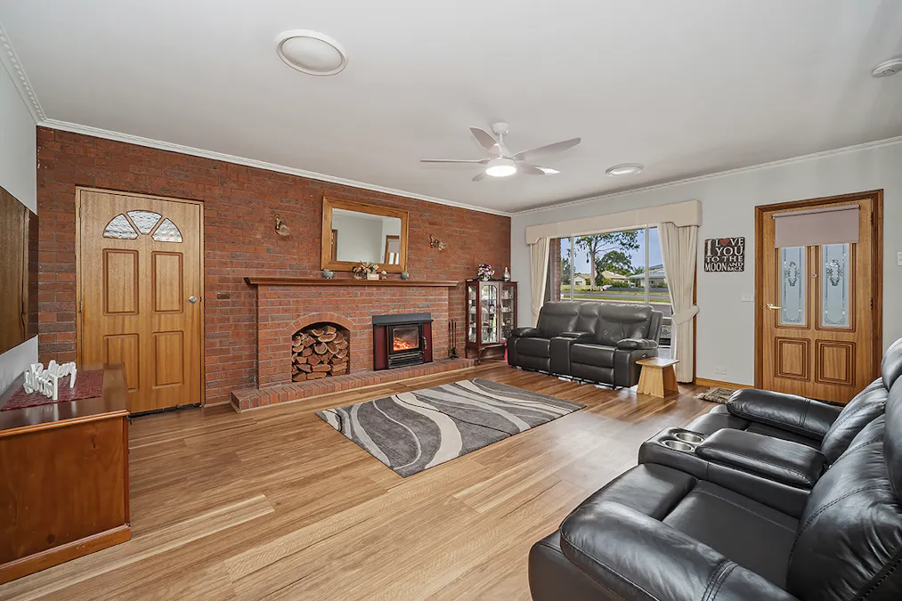 154 Coleraine Road, Hamilton, VIC, 3300 - Image 2