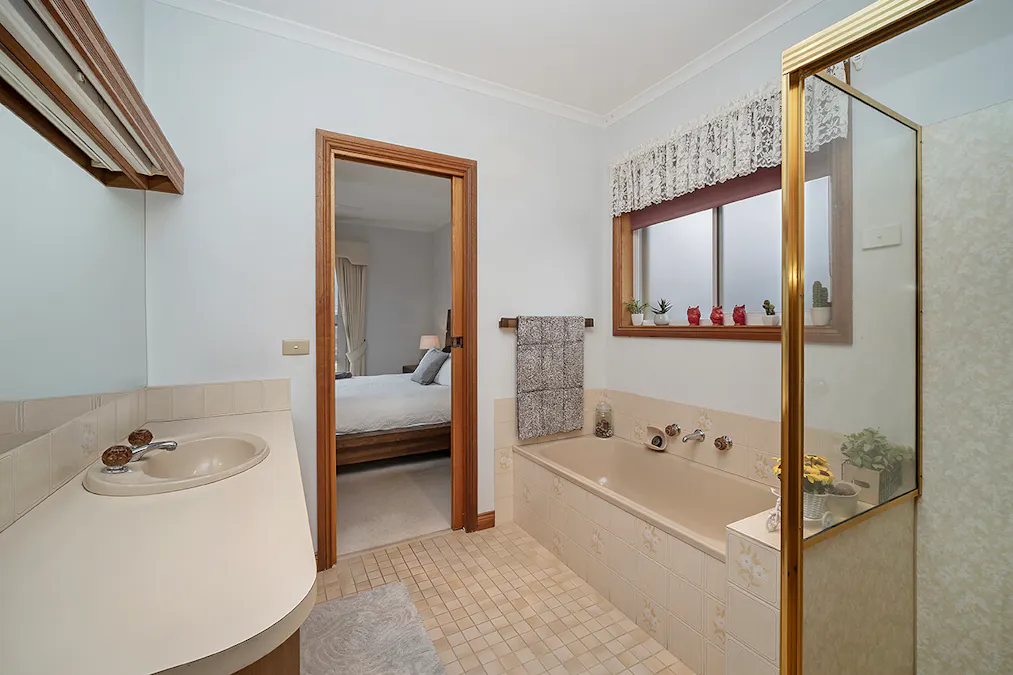154 Coleraine Road, Hamilton, VIC, 3300 - Image 11