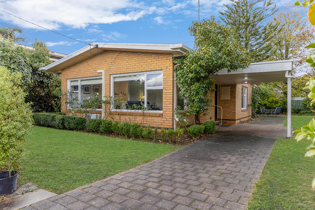 2 Milton Street, Hamilton, VIC, 3300 - Image 1
