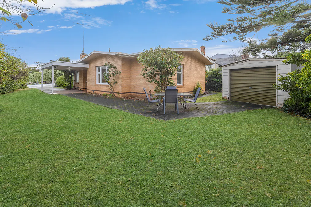 2 Milton Street, Hamilton, VIC, 3300 - Image 16