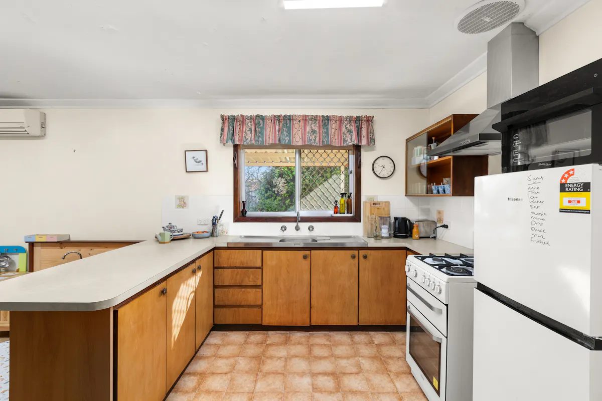 24 Scott Street — photo 3 of 20