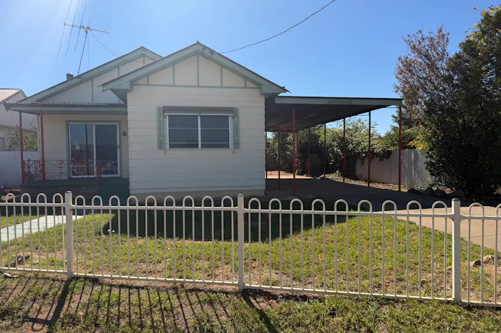 30 Grenfell Street, Parkes, NSW, 2870