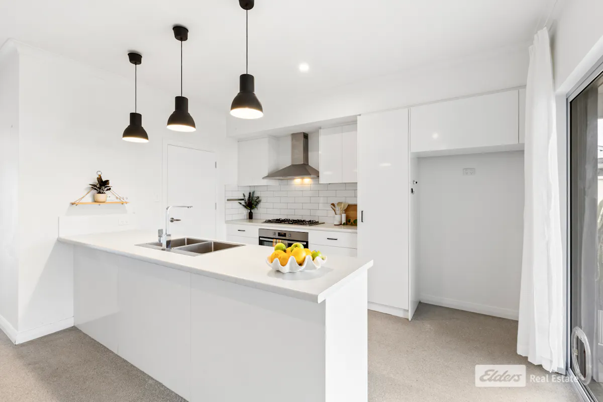 90 Radiata Drive — photo 9 of 30