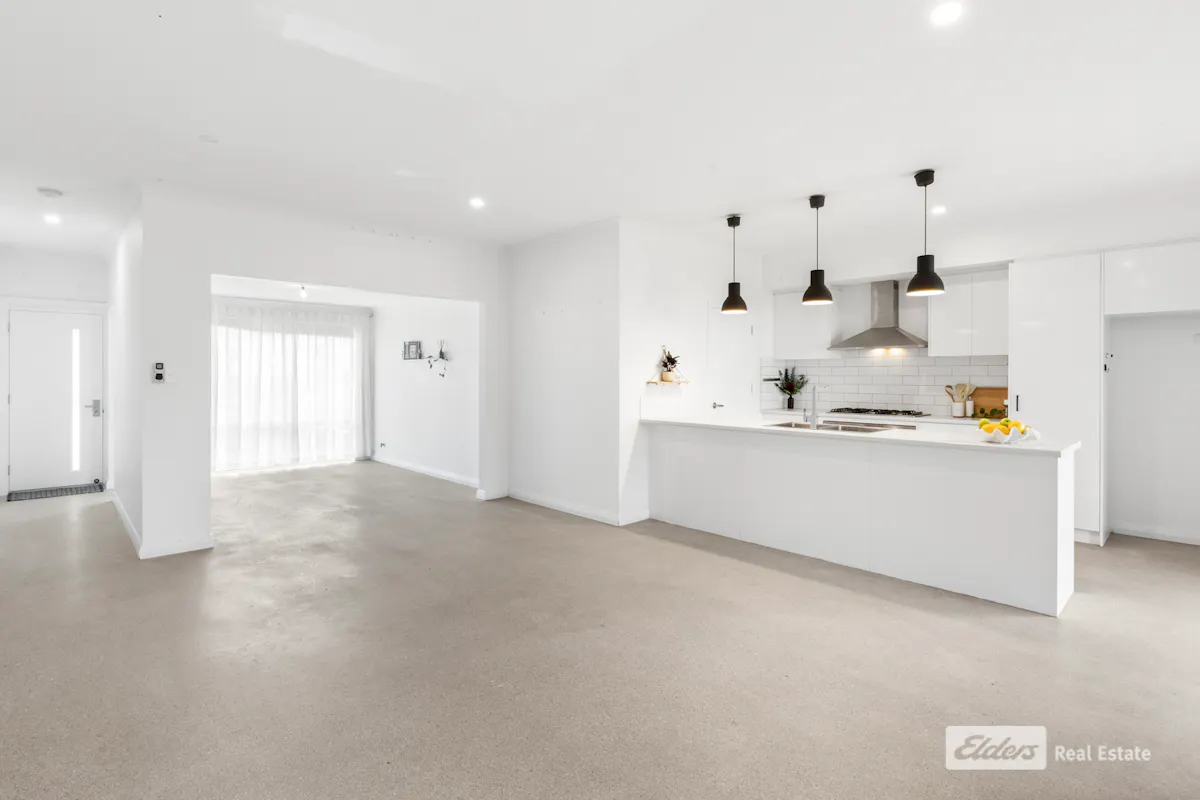 90 Radiata Drive — photo 3 of 30