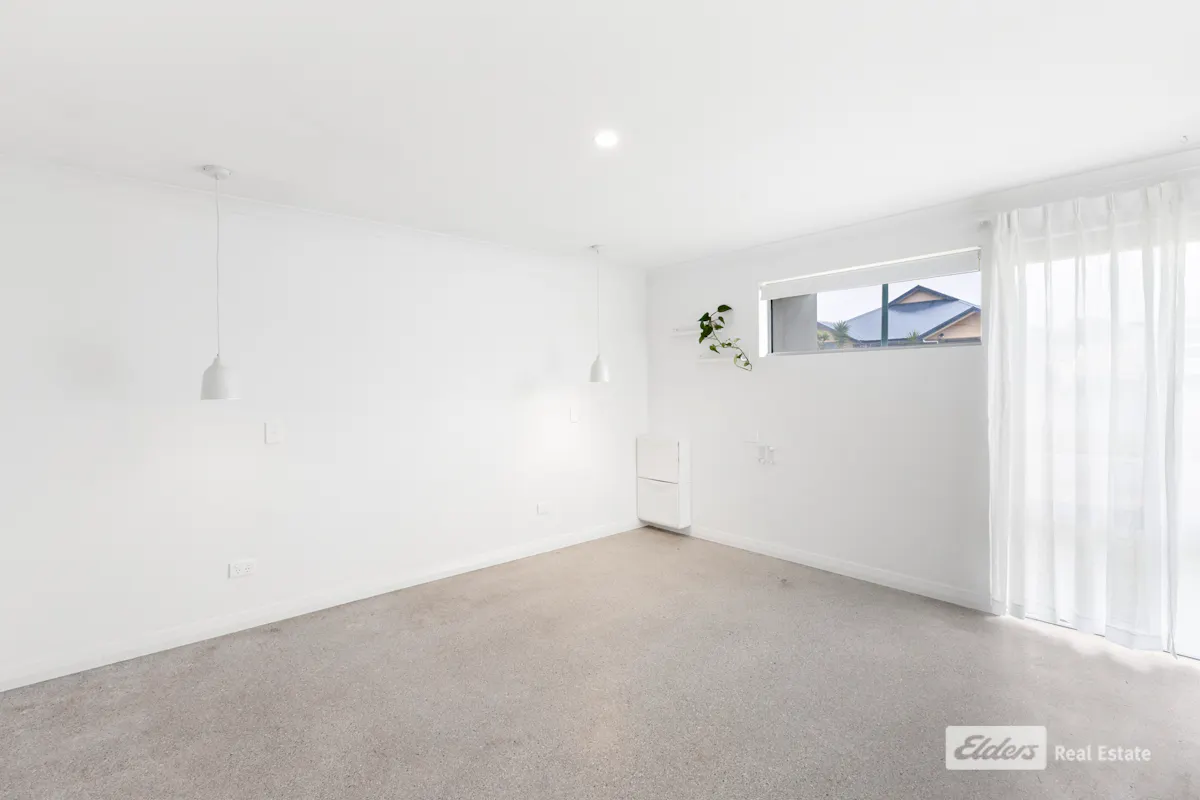 90 Radiata Drive — photo 13 of 30