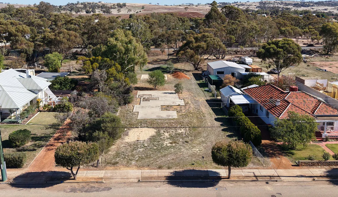 81 Forrest Street, Beverley, WA, 6304 - Image 2