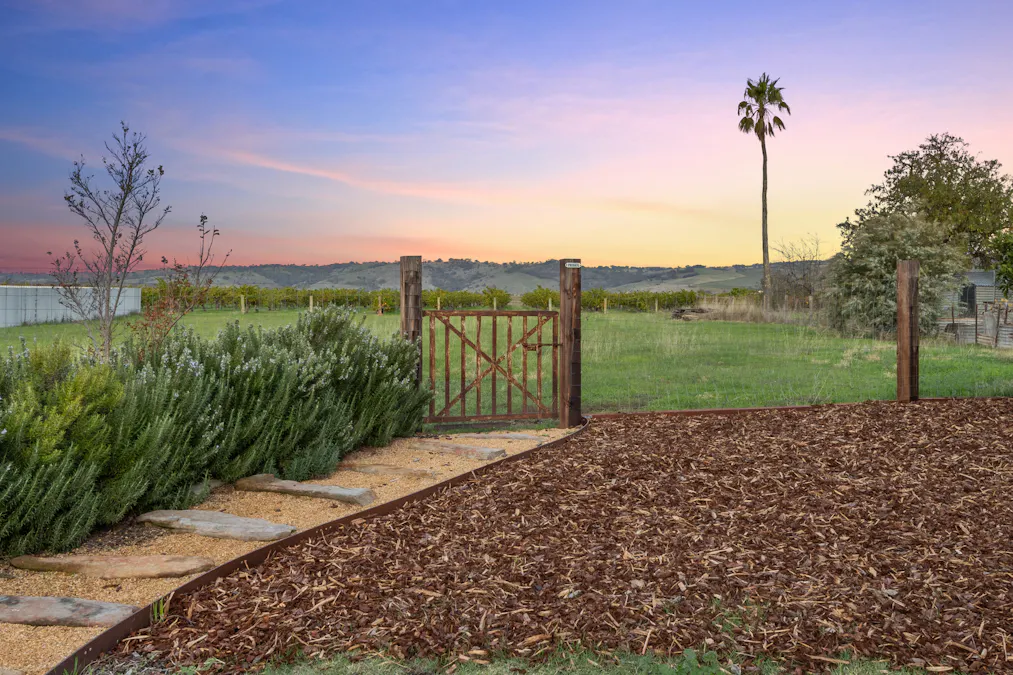 13 Barossa Valley Way, Tanunda, SA, 5352 - Image 20