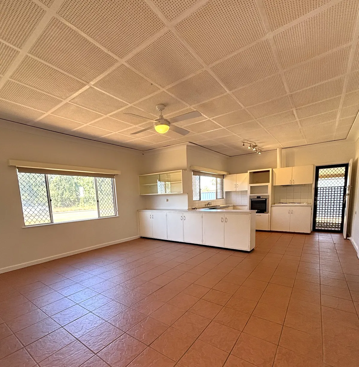 3 Kempton Way — photo 10 of 28