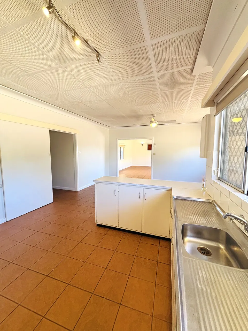 3 Kempton Way — photo 8 of 28