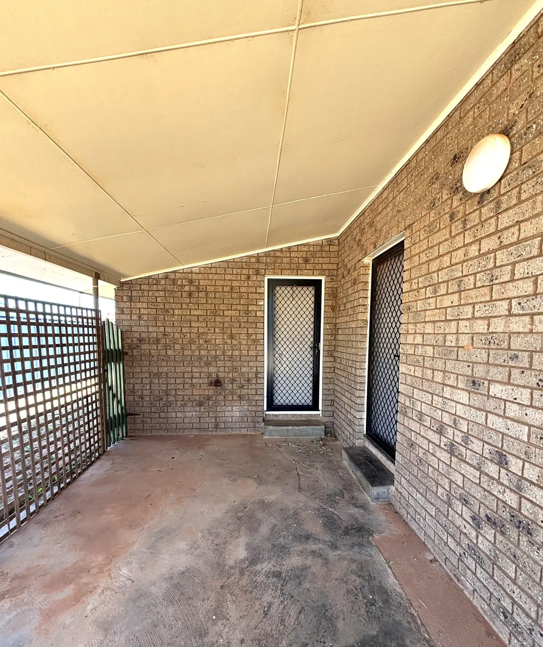 3 Kempton Way — photo 2 of 28