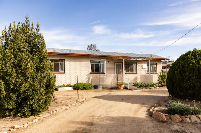12 Railway Avenue, Merredin, WA, 6415 - Image 1