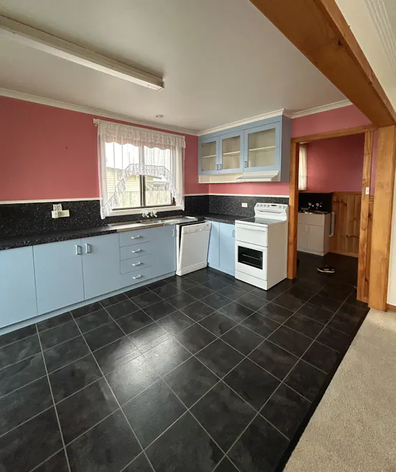 15 Hellyer Street, Smithton, TAS, 7330 - Image 2