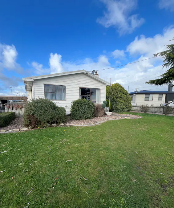 15 Hellyer Street, Smithton, TAS, 7330 - Image 1