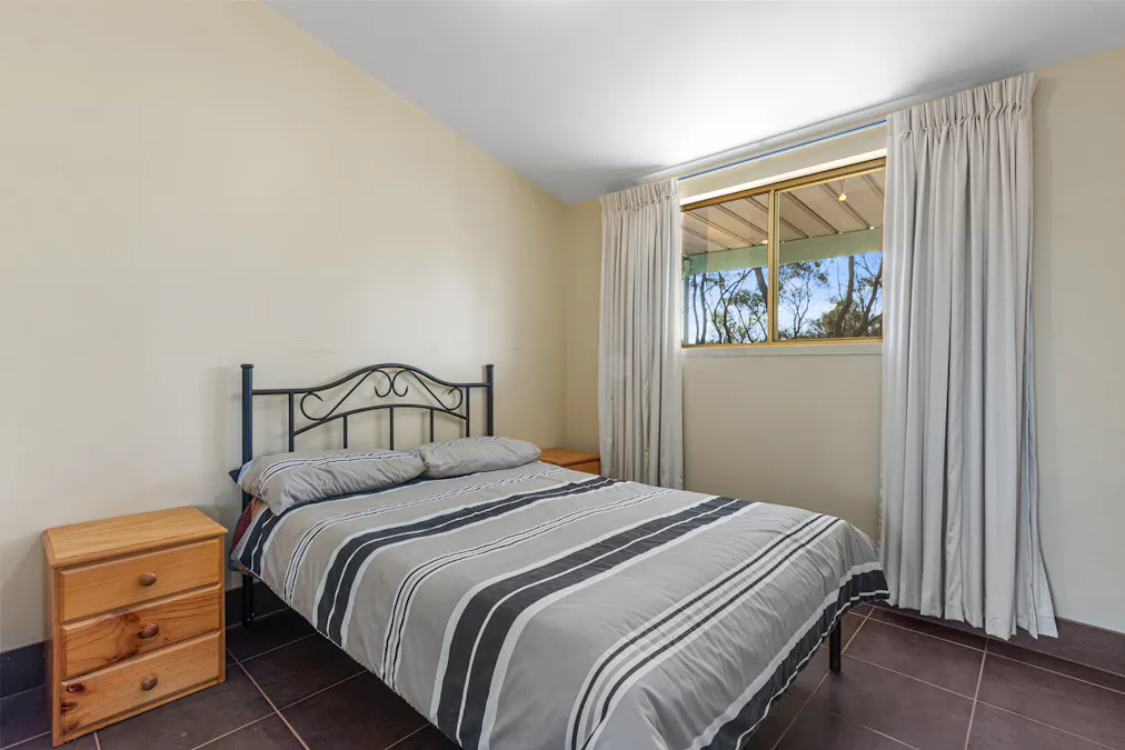 379/Aldenhoven Road, Salter Springs, SA, 5401 - Image 12