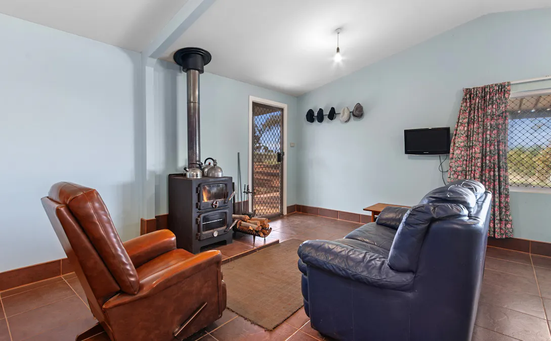 379/Aldenhoven Road, Salter Springs, SA, 5401 - Image 11