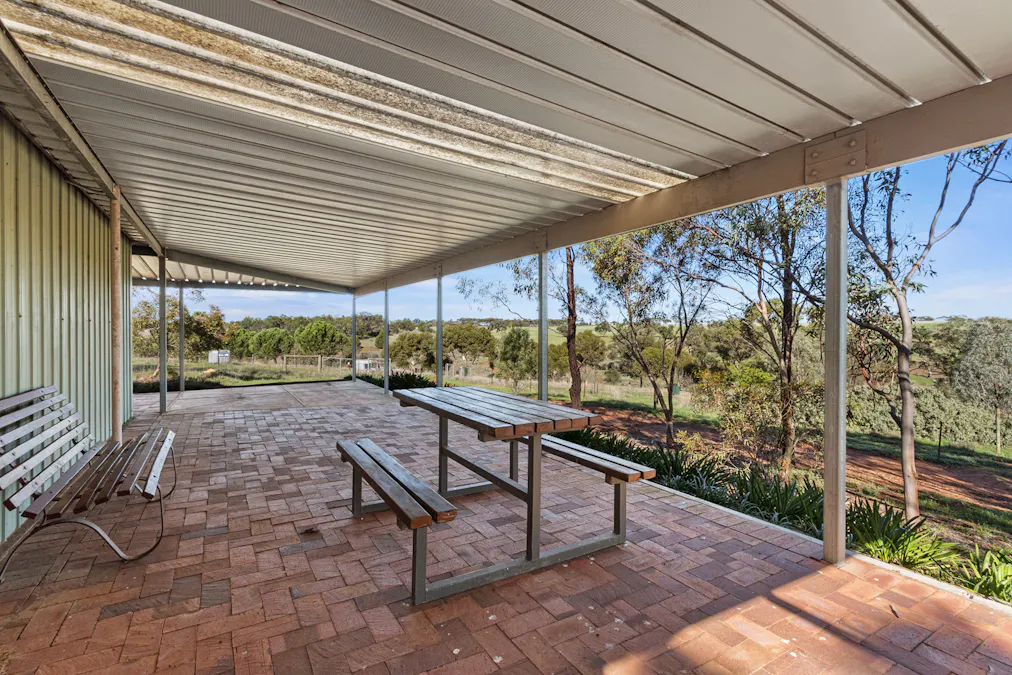 379/Aldenhoven Road, Salter Springs, SA, 5401 - Image 15