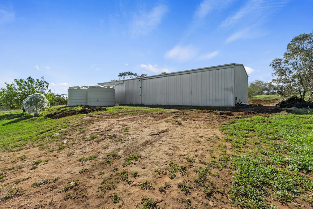 379/Aldenhoven Road, Salter Springs, SA, 5401 - Image 20