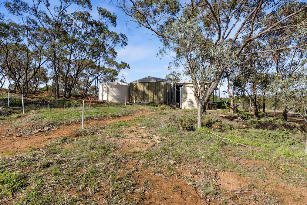 379/Aldenhoven Road, Salter Springs, SA, 5401 - Image 19