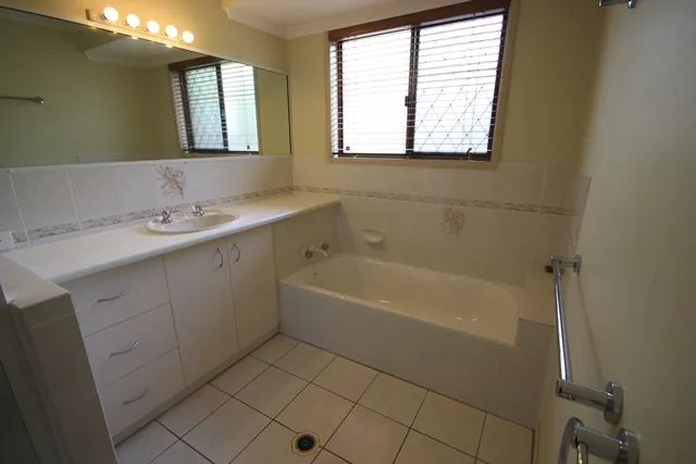 53 Keppel Avenue, Clinton, QLD, 4680 - Image 4