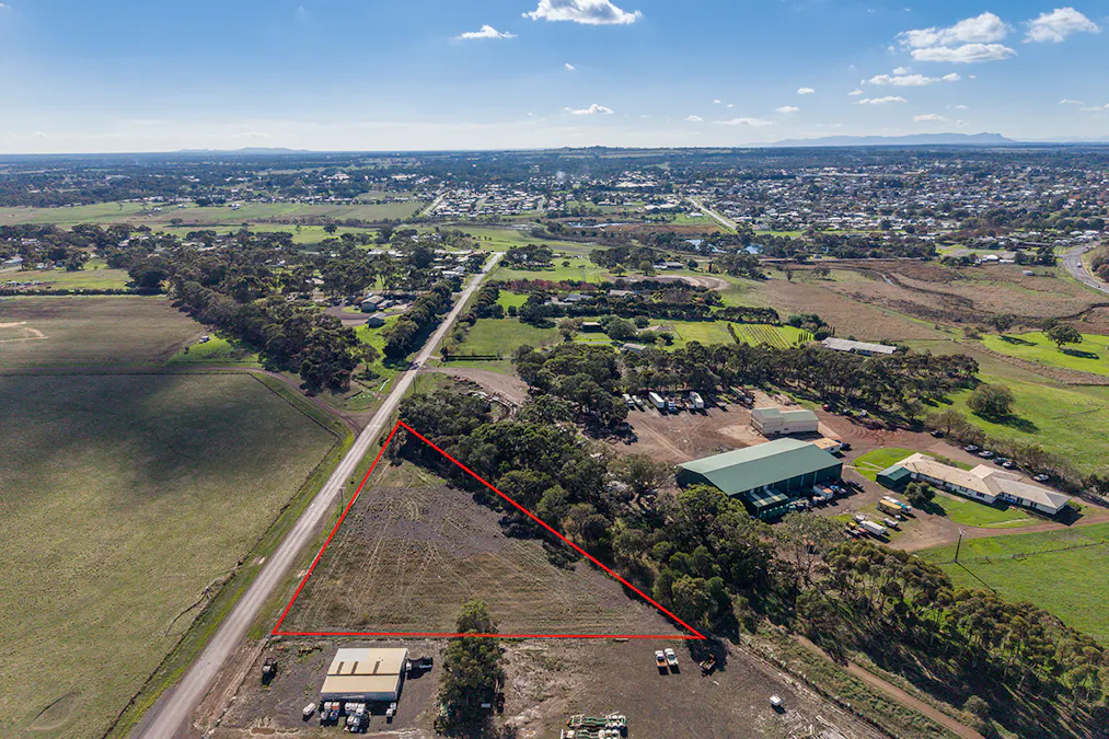 63 Wedge Street, Hamilton, VIC, 3300 - Image 3