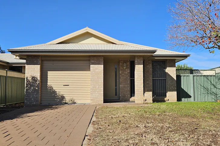 12B Lansdowne Drive, Dubbo, NSW, 2830