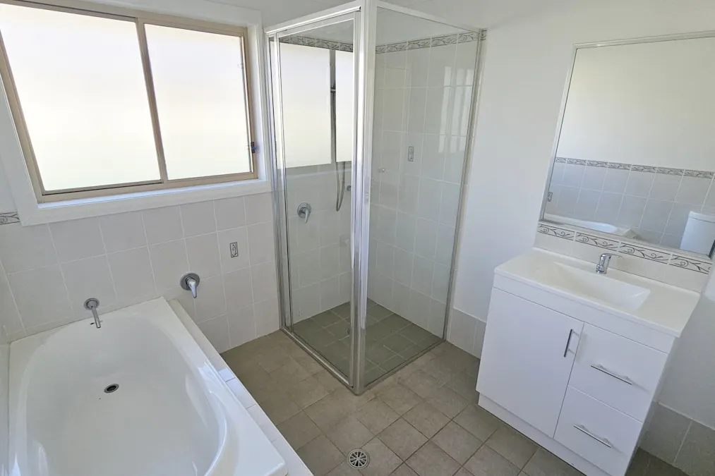 12B Lansdowne Drive, Dubbo, NSW, 2830 - Image 4