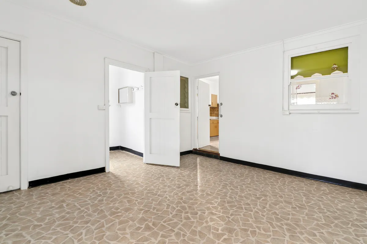 13 Keats Road — photo 8 of 15