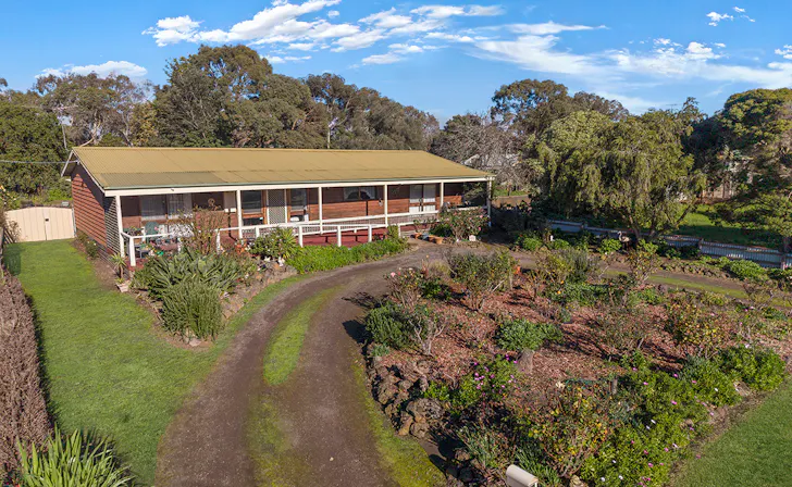 93 Digby Road, Hamilton, VIC, 3300 - Image 1