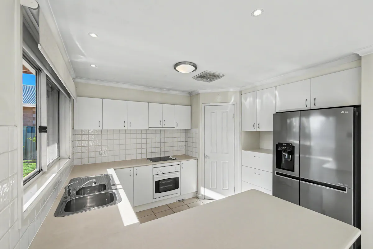 23 Somerset Crescent — photo 10 of 28