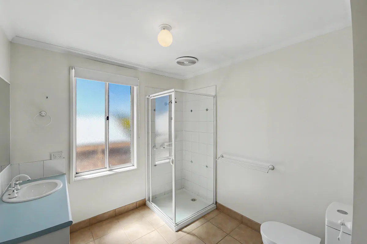 23 Somerset Crescent — photo 16 of 28