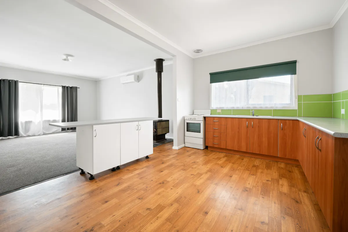 8 Mcintosh Street — photo 3 of 8