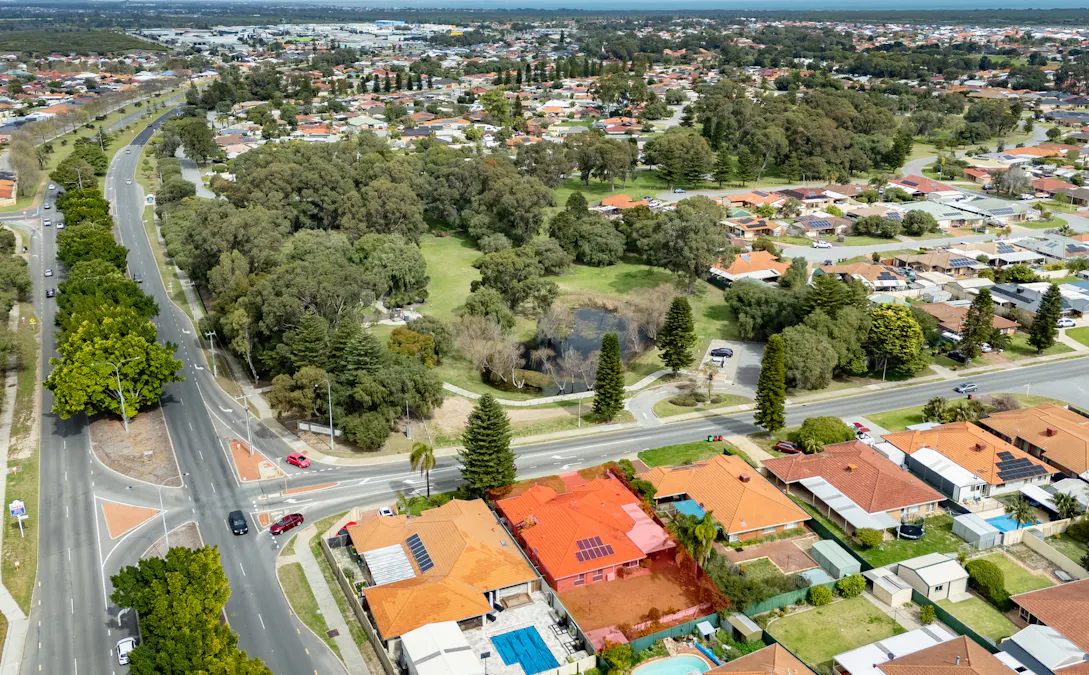 4 Chelmsford Avenue, Port Kennedy, WA, 6172 - Image 3