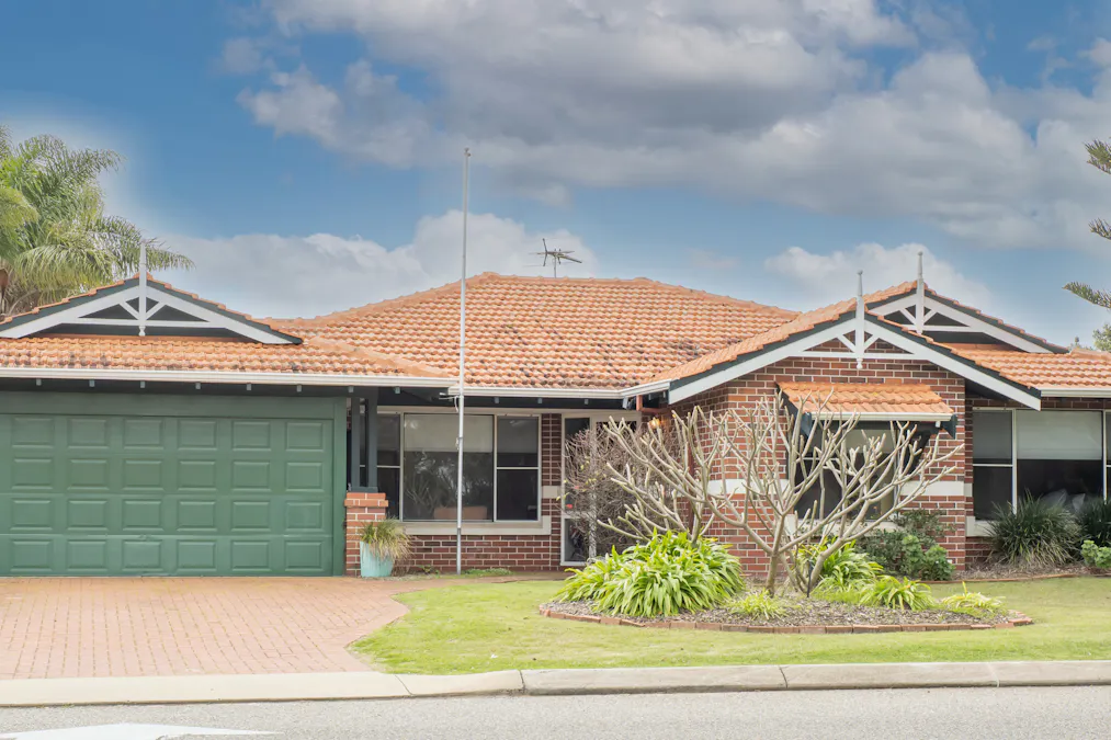 4 Chelmsford Avenue, Port Kennedy, WA, 6172 - Image 1