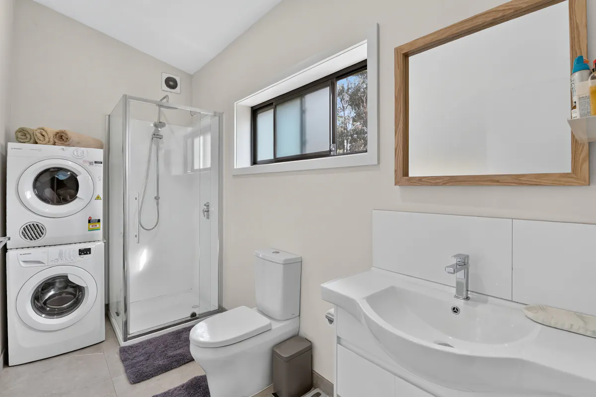 1136 Old Tolmie Road — photo 9 of 16