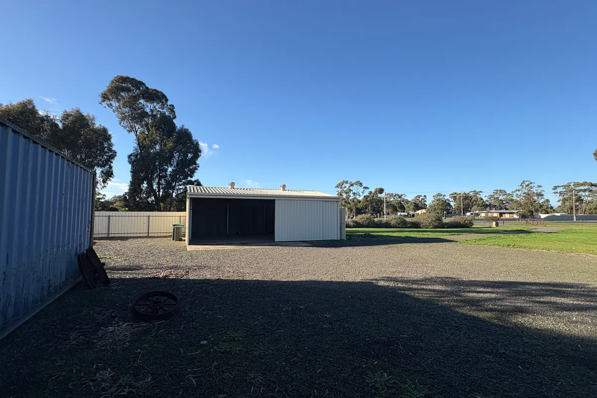 4425 Henty Highway — photo 2 of 11