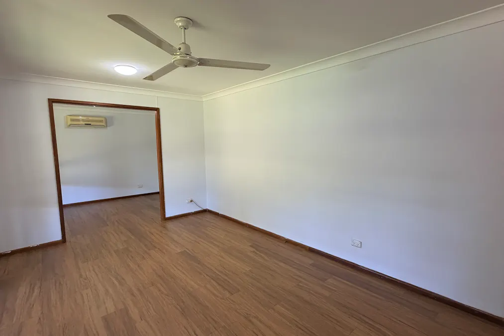 9 Bourke Road, Cobar, NSW, 2835 - Image 2
