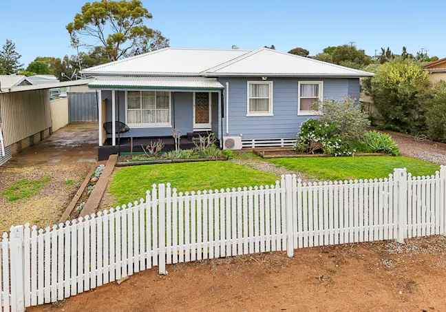 8 Cedar Avenue, Murray Bridge, SA, 5253 - Image 1