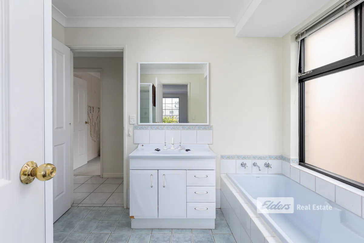 2/6 Alexander Street — photo 14 of 18