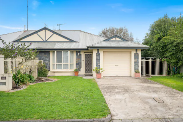 2/5A William Street — photo from Elders Real Estate Mount Gambier