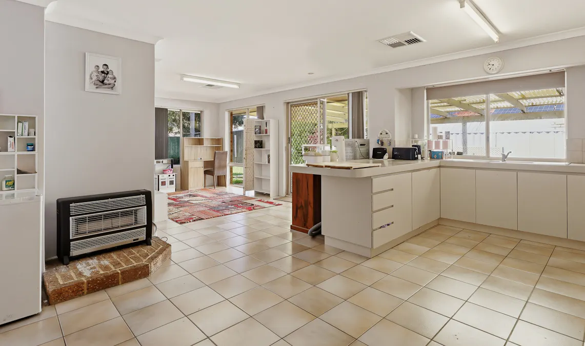 43 Grange Drive, Cooloongup, WA, 6168 - Image 6
