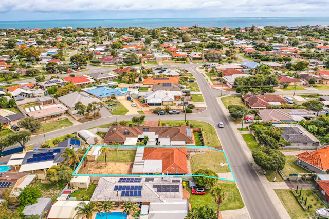 12 Kingsbridge Road — photo from Elders Real Estate Rockingham & Baldivis