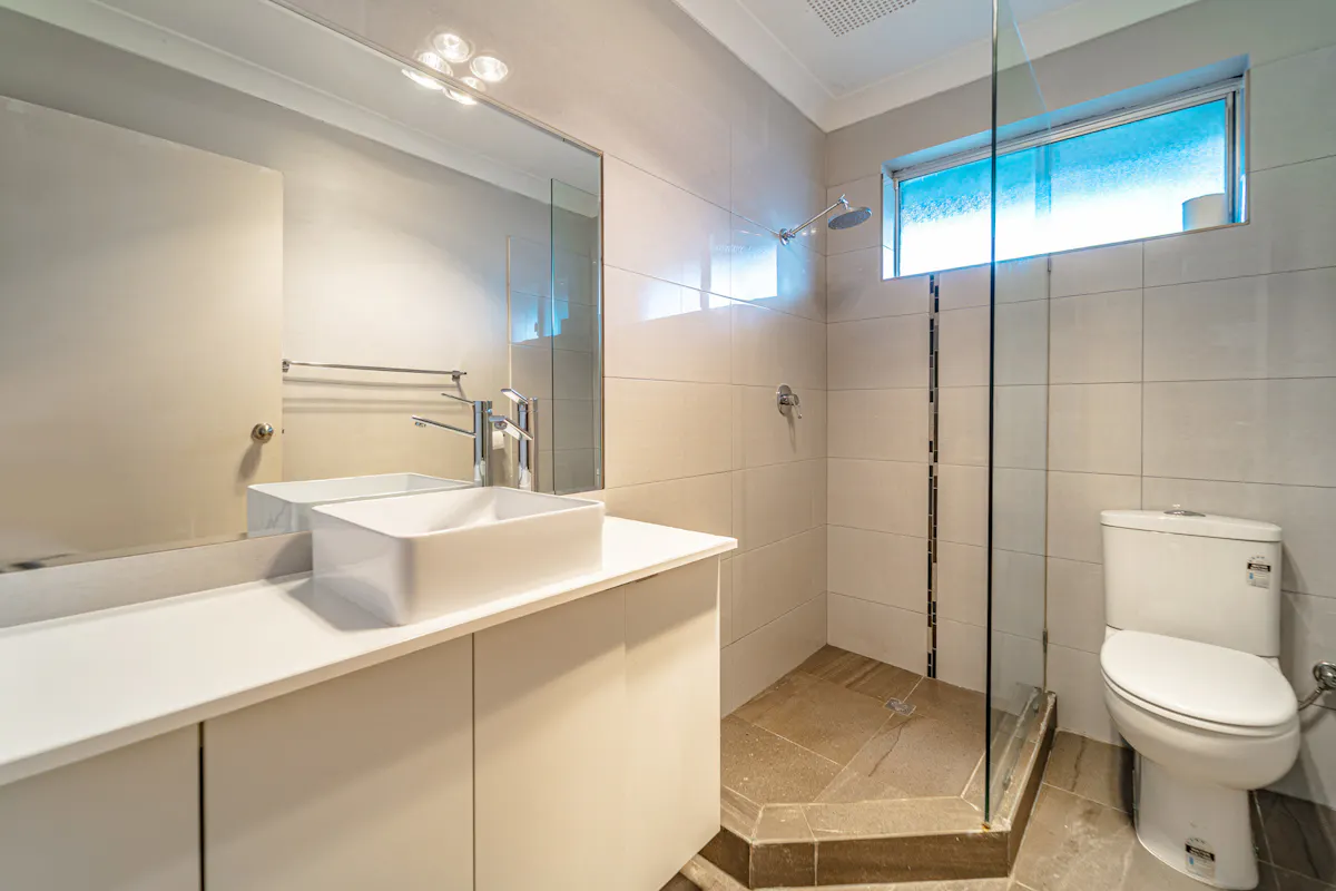 12 Kingsbridge Road — photo 16 of 23