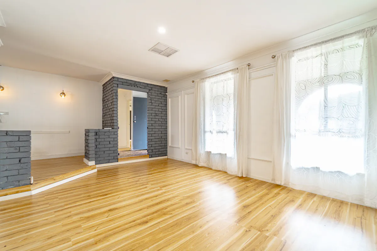 12 Kingsbridge Road — photo 5 of 23
