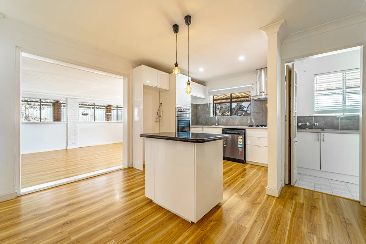 12 Kingsbridge Road — photo 8 of 23