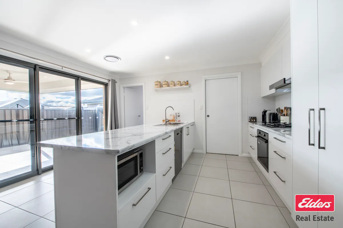 32B Peel Place — photo 5 of 14